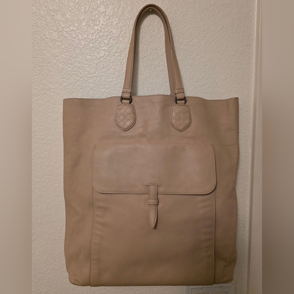 Bottega Veneta Intrecciato Calf Skin Shopper Tote 15x13x3.5 $1295🤑